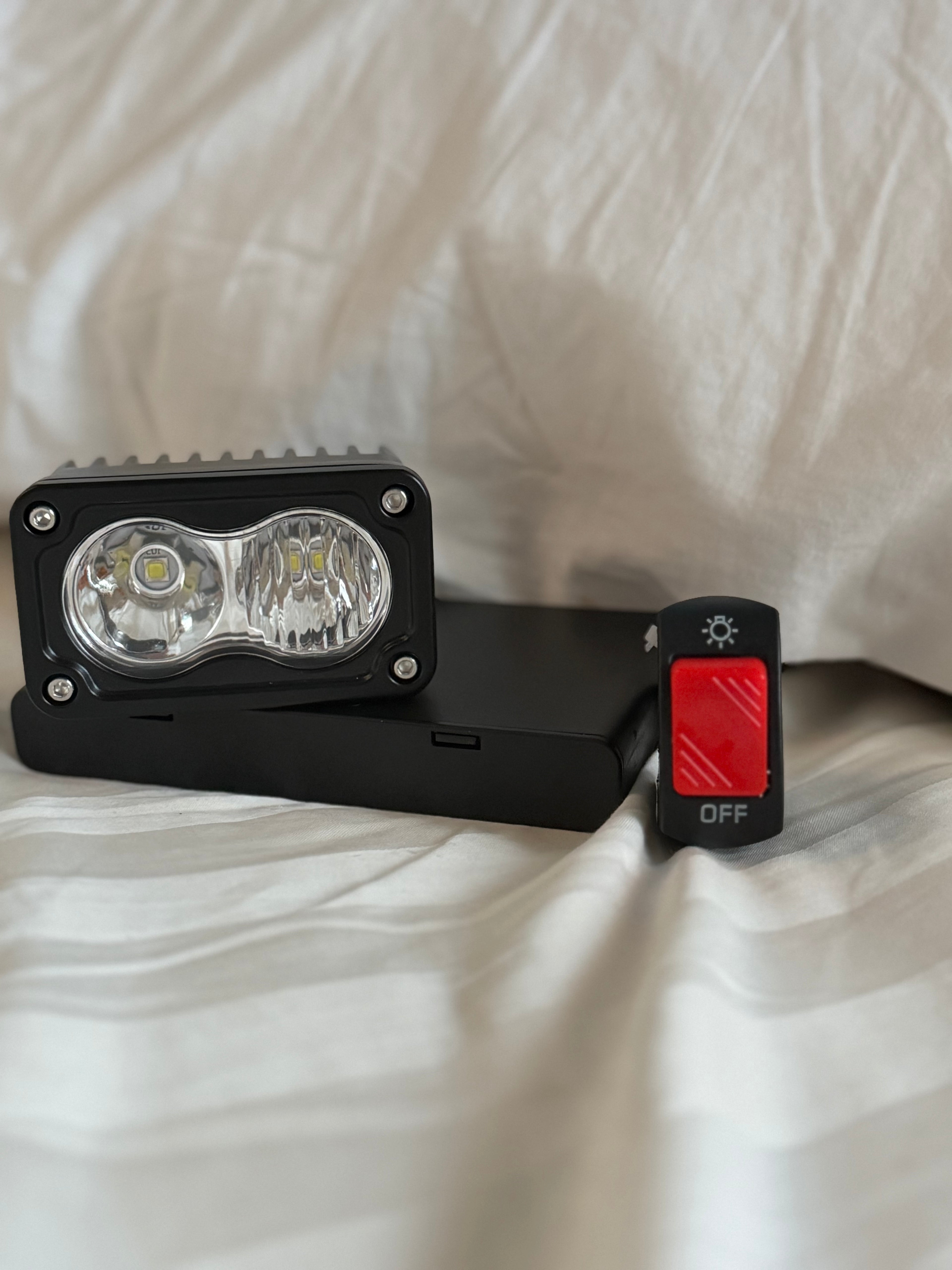 Battery Powered Baja Light V2 [Double A batteries] [comes with switch]