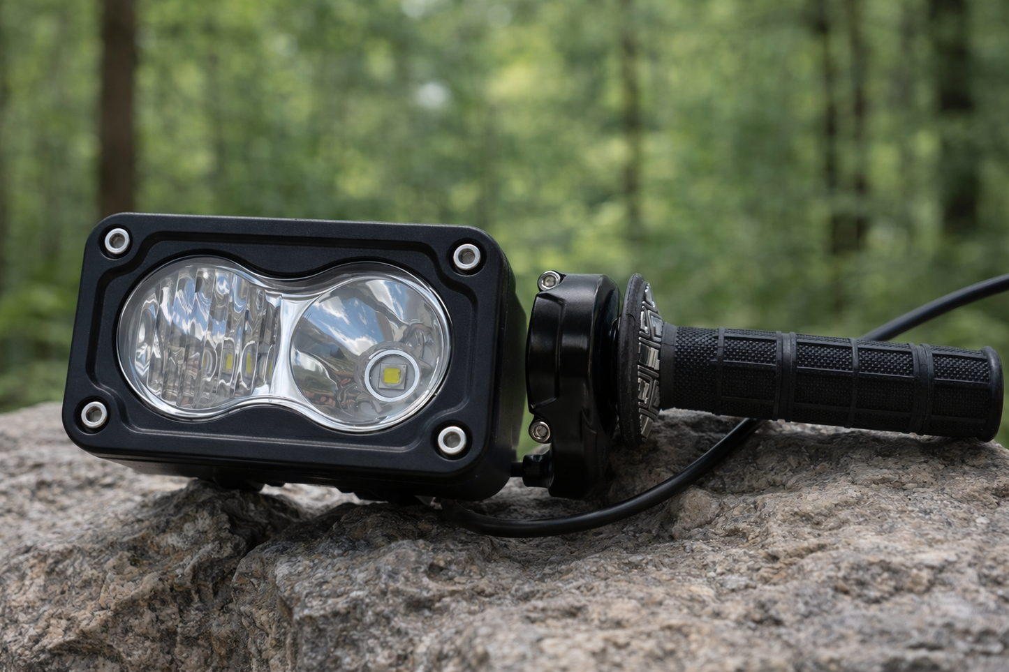 Battery Powered Baja Light V2 [Double A batteries] [comes with switch] and Plug & Play Surron-Style Throttle for Ridstar Q20 (With Key Ignition) Does not come with grip